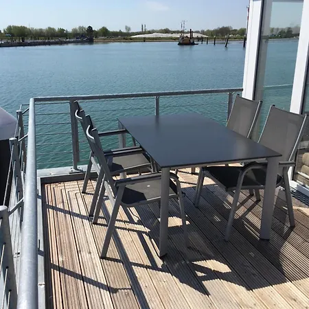 Schwimmendes Antares One By Seeblick Ferien Oro, Rundum Wasser, Sauna *