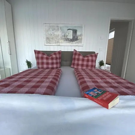 Dom wakacyjny Schwimmendes Antares One By Seeblick Ferien Oro, Rundum Wasser, Sauna