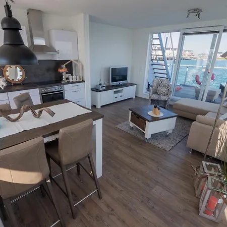 Schwimmendes Antares One By Seeblick Ferien Oro, Rundum Wasser, Sauna בית נופש *